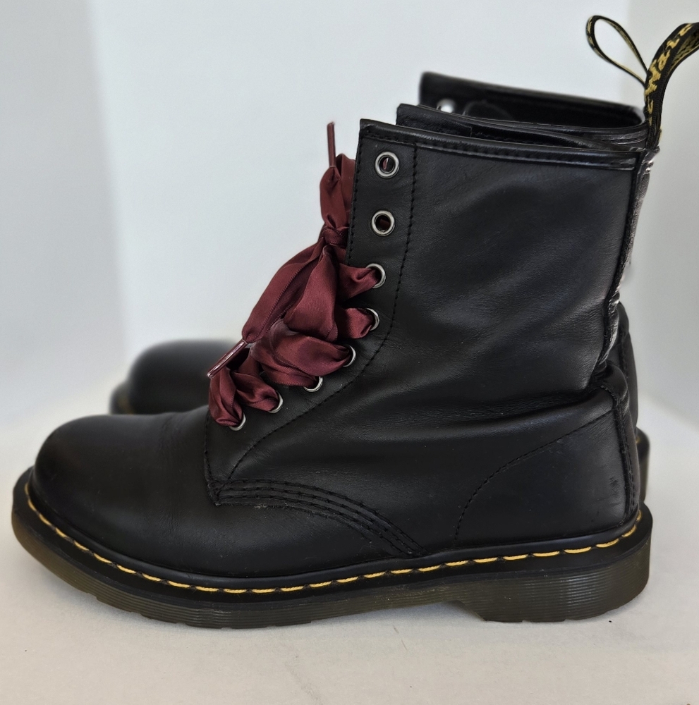 Dr. Martens Black Leather Combat Boots with Chunky Sole and Burgundy Laces - Picture 5 of 16